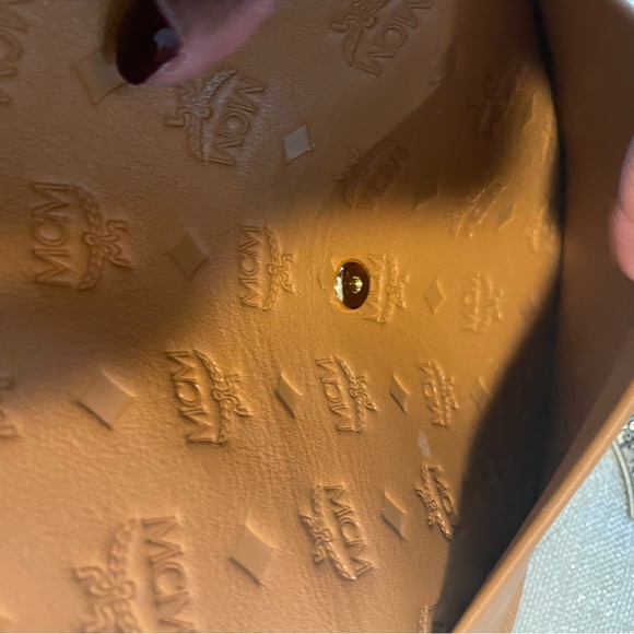 Authentic Cognac Debossed with the MCM emblem and made of supple leather - Picture 8 of 11